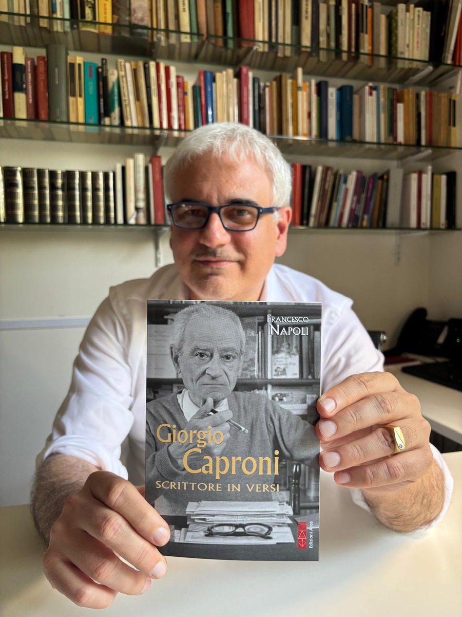 "Quando mi sarò deciso
d'andarci, in paradiso
ci andrò con l'ascensore
di Castelletto, nelle ore
notturne, rubando un poco
di tempo al mio riposo..."

Come sono contento che nel catalogo <a href="/EdizioniAres/">Edizioni Ares</a>  da adesso ci sia un profilo di Giorgio Caproni scritto da Francesco Napoli!