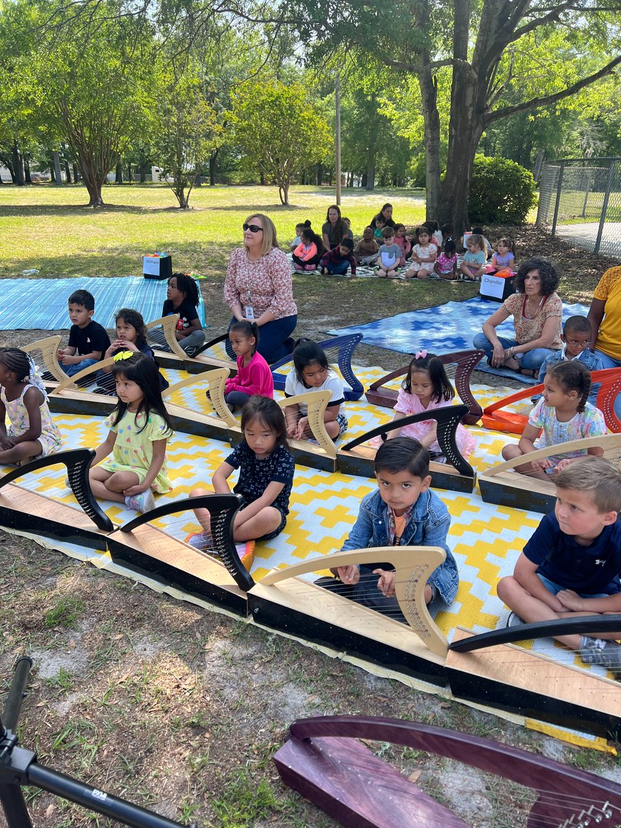 NHCSPreK's tweet photo. 🎶 The Howe Pre-K Bears brought magic to the stage with their harps at the Brooklyn Arts Center Music Concert! Proud of our little musicians and their big hearts. 💛🐻 #HoweBears #YoungArtists #BrooklynArtsConcert https://t.co/rFNneKcJsm