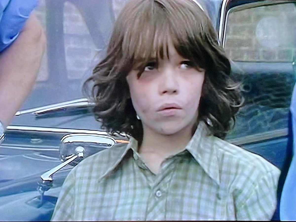 TalkingPicsTV's tweet photo. In detection you need routine and instinct...
🚓 Z CARS (1976) 🎞️ 7pm featuring #GeorgeBaizley #ToddCarty #RosalindElliot 'Ringers' #TPTVsubtitles https://t.co/eAk6sGfaTS