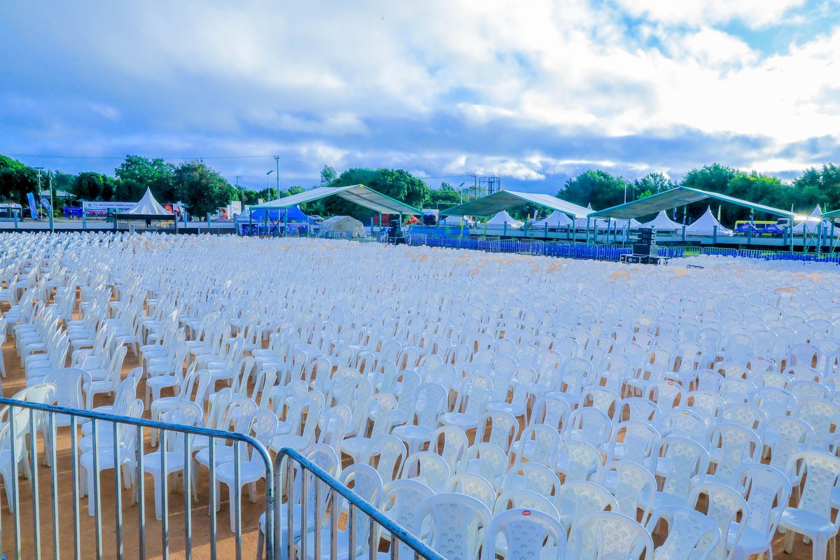 DendegoHalima's tweet photo. Maandalizi ya kuelekea kwenye maadhimisho ya siku ya Wafanyakazi duniani (Mei Mosi) kwa mwaka huu 2025 yatafanyikia katiika uwanja wa Bombadia mkoani Singida, ambapo mgeni rasmi anatarajia kuwa Rais wa Tanzania Mhe. Dkt. Samia Suluhu Hassan.

📸 @DalidaliR (@CloudsMediaLive) https://t.co/UVNI3TnTu7