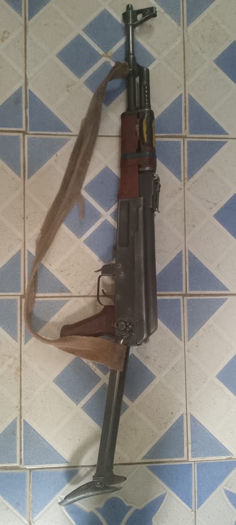 DCI_Kenya's tweet photo. A MULTI-AGENCY OPERATION UNCOVERS FIREARMS AND DRUGS IN MOYALE

In a multi-agency operation in Moyale, law enforcement officers have apprehended two suspects and seized two AK-47 rifles and 34kgs of bhang. 

The operation unfolded in Butiye area, where Adan Jilo was arrested. Authorities recovered an AK-47 rifle, three rounds of 7.62 x 39mm ammunition, a magazine, and 16 kilograms of Cannabis sativa from his residence. 

In a similar operation, in Odda area, Toto Issack Dika was also arrested. Upon search of her home, officers discovered another AK-47 rifle, two rounds of 7.62 x 39mm ammunition, a magazine, and 18 kilograms of cannabis sativa.

Both suspects, along with the recovered items, have been escorted to Moyale Police Station, where they are currently undergoing processing in preparation for their arraignment.