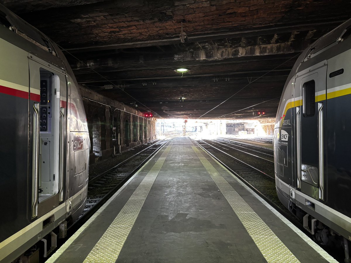 Bonsoir à tous 👋, après le 🚊NOMAD3️⃣3️⃣1️⃣2️⃣, je vous conduis jusqu’à Trouville-Deauville sur le 🚊NOMAD3️⃣3️⃣8️⃣5️⃣ <a href="/train_nomad/">SNCF NOMAD TRAIN</a> ☺️
Je vais profiter de quelques jours de repos ensuite avec ce beau soleil 🥰☀️ 
Bon voyage et bon week-end ☀️ 
<a href="/udupc14/">🚅UDUPC : Usagers du Paris-Caen-Cherbourg</a> <a href="/UsagersSNCF/">UsagerSNCF - #ADURN ParisRouenLeHavre</a> <a href="/defenseaxessud1/">Défense des axes ferroviaires sud Normandie</a>