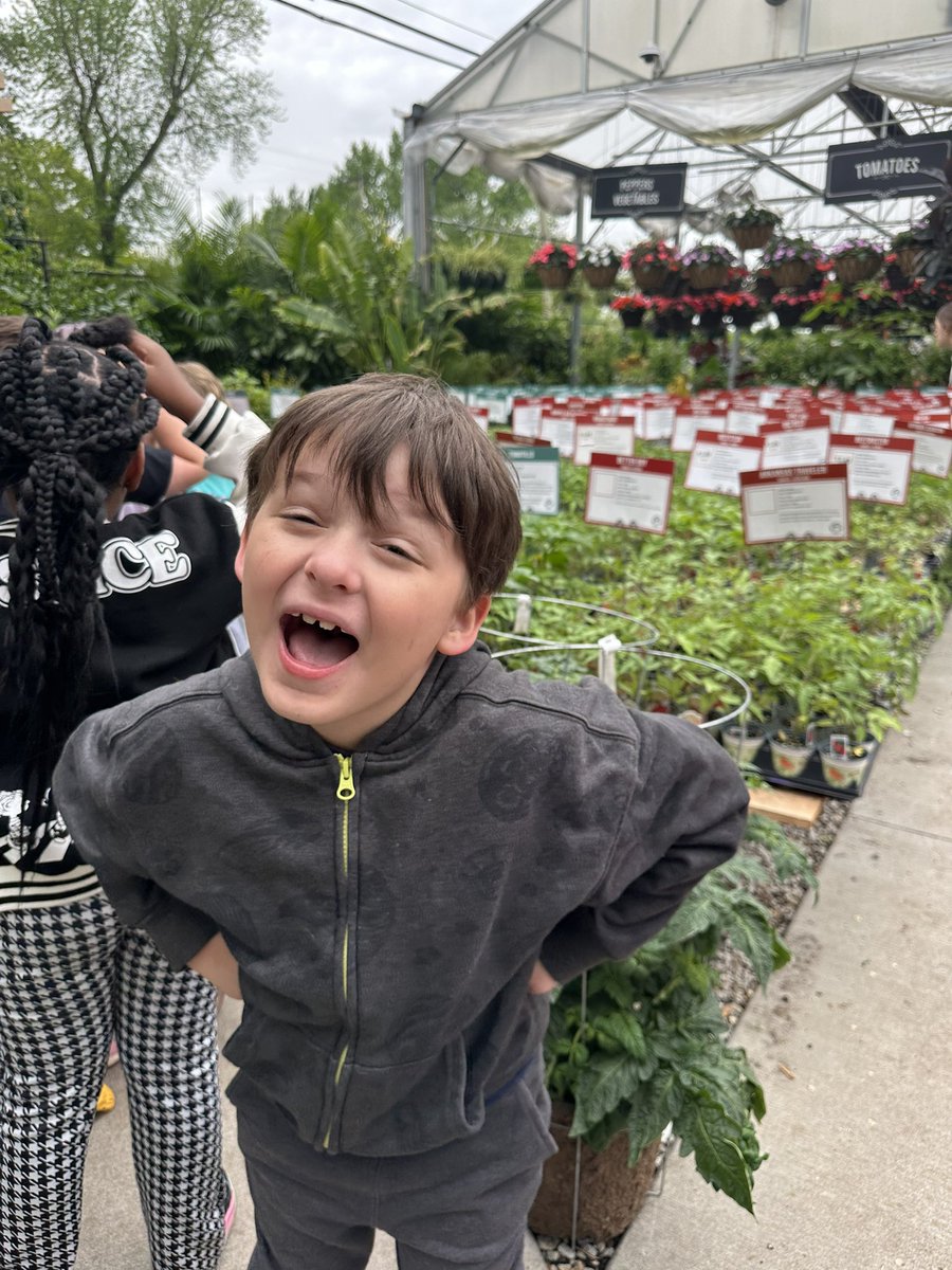 🌻Thank you to Family Tree Nursery for teaching my 2nd graders about plants and what they need to grow and thrive! We appreciate your time and expertise! I have some future botanists on my hands.🌻<a href="/RVRoadrunner/">Ridgeview Elementary</a> <a href="/LIBERTYSCHOOLS/">LPS53</a>