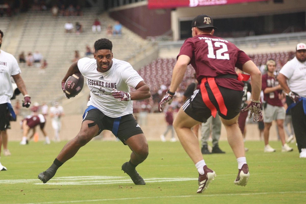 TAMULettermen's tweet image. 2025 Legends Game! We had a great time watching these guys come out to coach and play during halftime of this year’s Spring Game! Thank you to everyone who participated!
