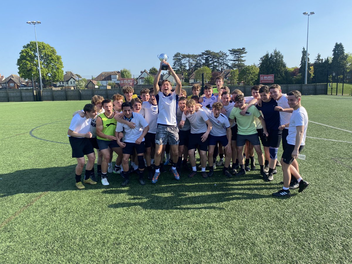 Always a great occasion….

‘Leavers Cup’

Year 13 take the win 5-3 🙌

#rhsfootball