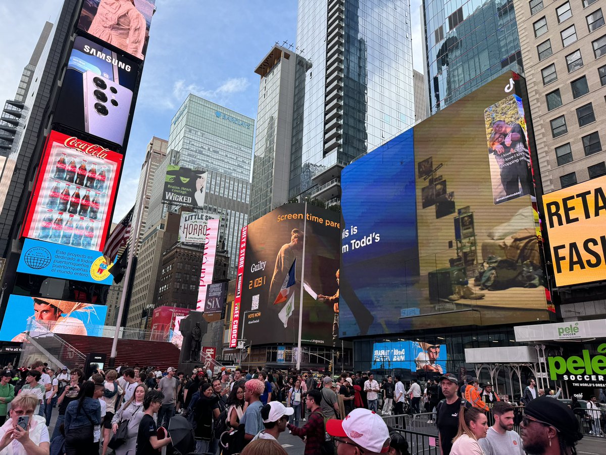 Chris (@itzchrisperdomo) on Twitter photo 