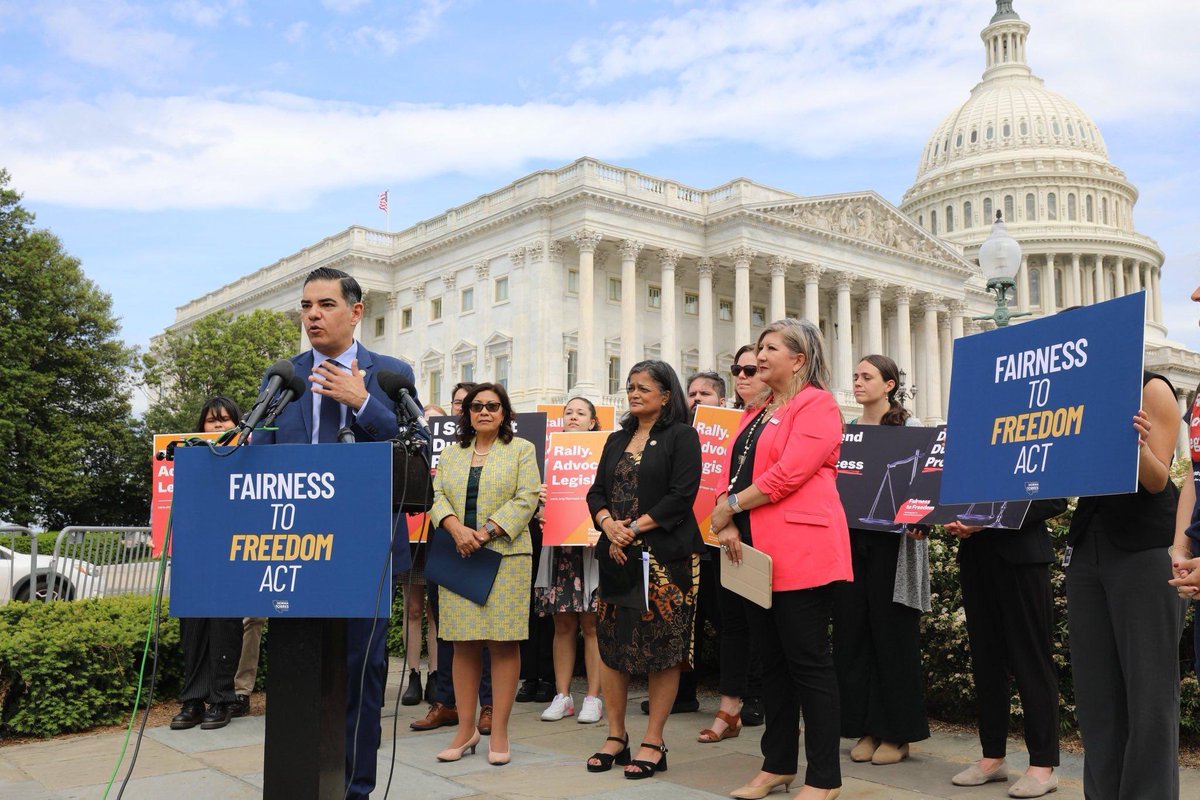Congressman Robert Garcia (@reprobertgarcia) on Twitter photo No one should face our complex immigration system alone. I'm proud to support the Fairness to Freedom Act, which would give immigrants facing deportation the right to counsel. Thanks to <a href="/NormaJTorres/">Rep. Norma Torres</a> for leading this bill and <a href="/RepJayapal/">Rep. Pramila Jayapal</a> for her leadership on this critical issue. No one should face our complex immigration system alone. I'm proud to support the Fairness to Freedom Act, which would give immigrants facing deportation the right to counsel. Thanks to <a href="/NormaJTorres/">Rep. Norma Torres</a> for leading this bill and <a href="/RepJayapal/">Rep. Pramila Jayapal</a> for her leadership on this critical issue.