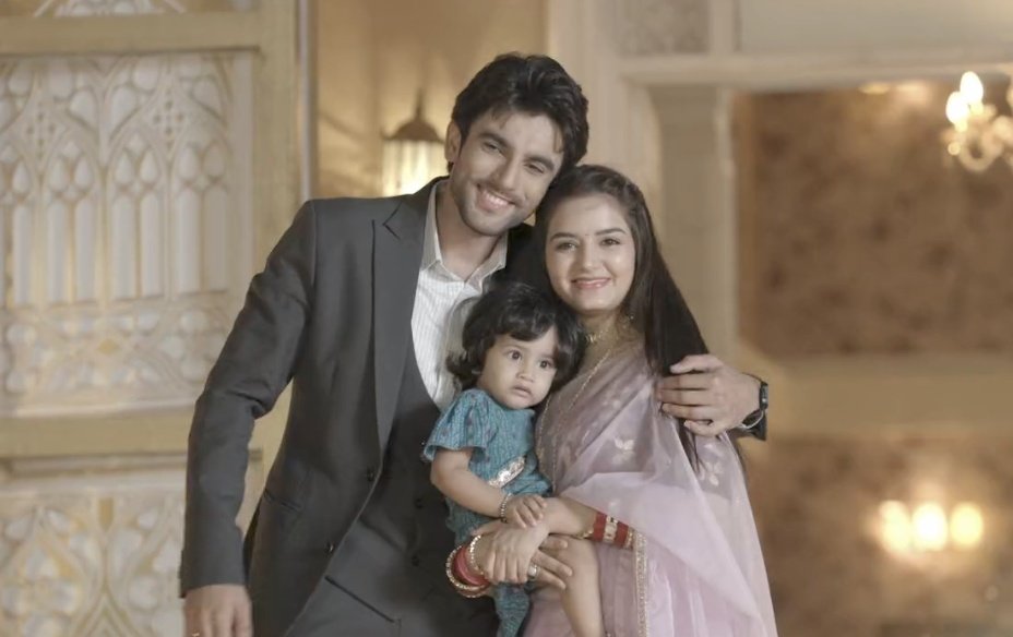There are ships who forgive the family members who's responsible for their  destruction but in their case I am okay with them forgiving them later but want them to stay seperately from them 🥹💗
And I don't want hum sath hai with his family 

#doree2 #ReeAan