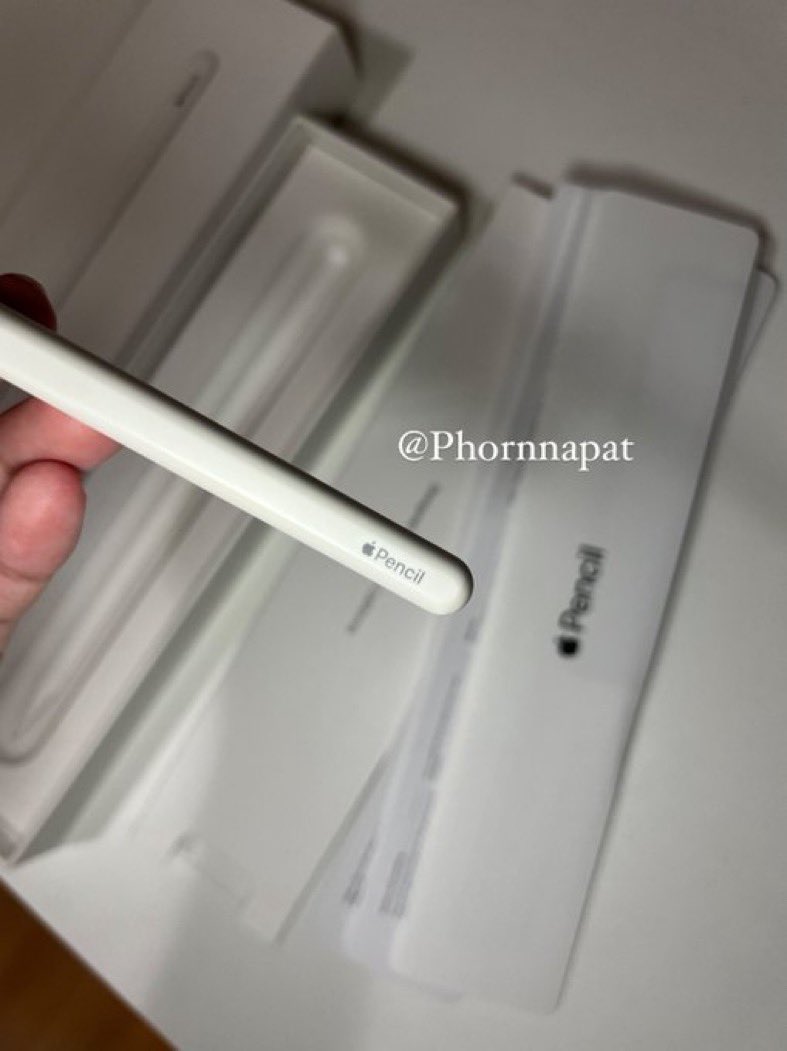 Defcanin's tweet image. [ฝากขาย✨] Apple pencil gen 2 มือสอง
✰ ใช้งานได้ปกติ อุปกรณ์ครบกล่อง
✰ มีรอยจุดเล็กๆปลายปากกา (ภาพสุดท้าย)

🏷️ 2,200.- [รส] ใหม่มาก✨

📍ติดต่อผู้ขาย @nouserlorsor

#ปากกาไอแพด #applepencilมือสอง #ipadมือสอง #ปากกาไอแพดมือสอง #ApplePencilมือ2 #ไอแพดมือ2 #ส่งต่อหนังสือเตรียมสอบ