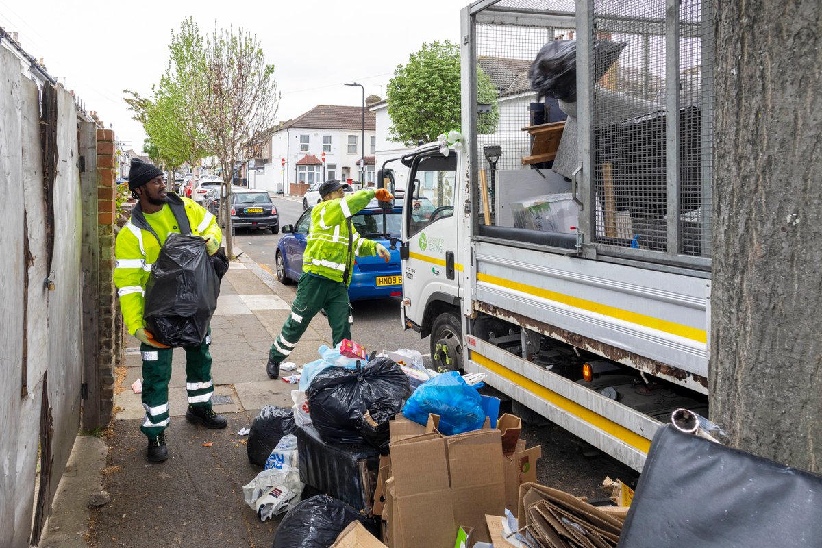 Watch out fly-tippers! We're cracking down. 💪 

Fly-tipping is illegal and offenders could now be hit with new, tougher fines of up to £1,000 – more than double the old amount. 

Find out more: orlo.uk/iAiwc

#ThisIsOurHomeNotATip