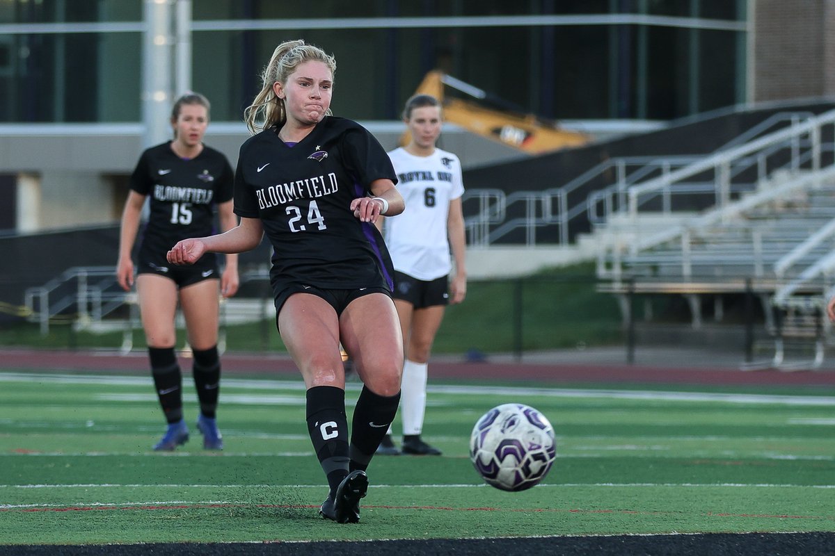 The Bloomfield Hills Black Hawks remain undefeated after last night's 5-0 win over the Royal Oak Ravens 📸
susanadamsphoto.com/bhhsblackhawks…
<a href="/BHBlackHawks/">BH Black Hawks</a>