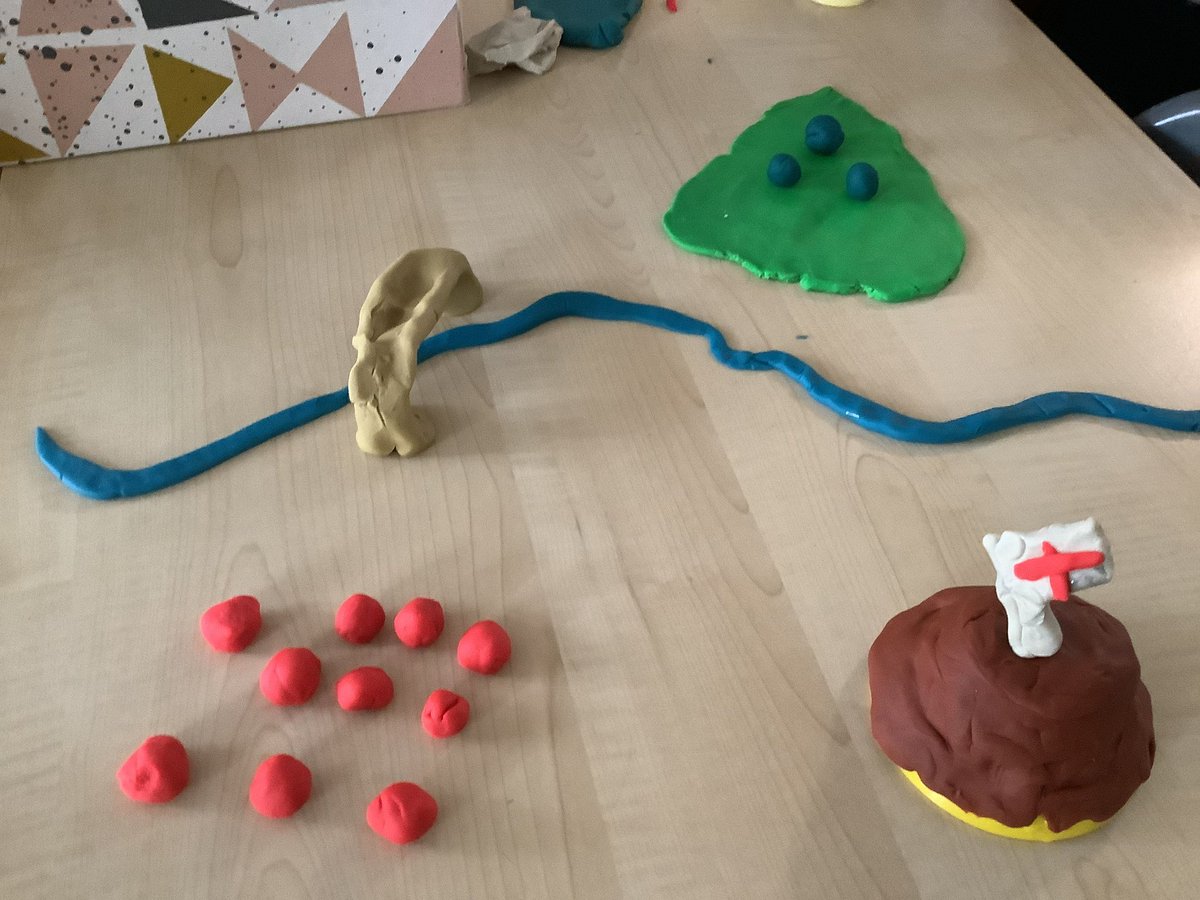 Miss_Scullion's tweet photo. Today in the ASC we used play dough to demonstrate the tactics used by the Scottish to win the Battle of Stirling Bridge. We also worked on our numeracy/ratio skills ensuring our demonstration gave an accurate  representation of the size of each army. https://t.co/wTibmoML0i