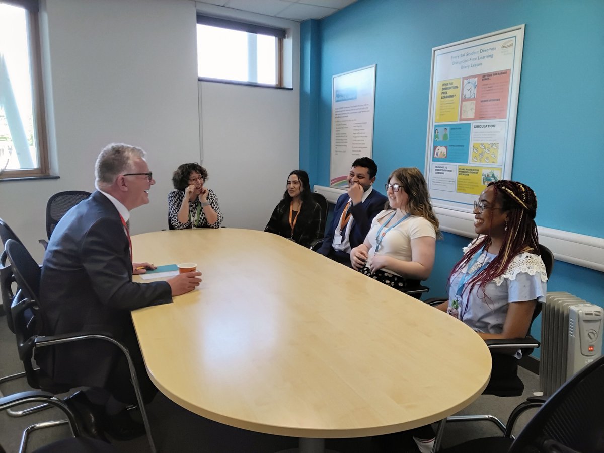 heartacadtrust's tweet photo. We were pleased to welcome Sir Kevan Collins to
@Bedford_Academy today, hosted by Headteacher @c_deller. 

A great opportunity to showcase our progress, growing numbers and the continued impact of the #BAWay 👏
Read more >https://t.co/QULpEQvhcX https://t.co/ThLPhULgDB