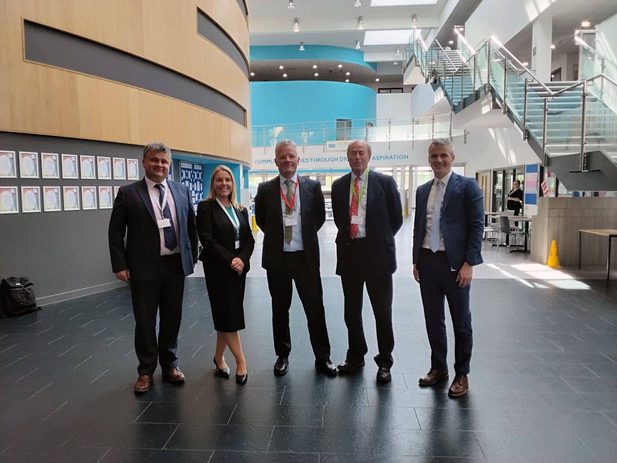 heartacadtrust's tweet photo. We were pleased to welcome Sir Kevan Collins to
@Bedford_Academy today, hosted by Headteacher @c_deller. 

A great opportunity to showcase our progress, growing numbers and the continued impact of the #BAWay 👏
Read more >https://t.co/QULpEQvhcX https://t.co/ThLPhULgDB