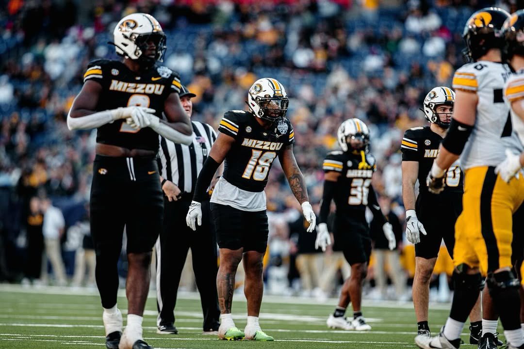Blessed To Receive An Offer From The University Of Missouri!! <a href="/CoachChrisBall/">Chris Ball</a> <a href="/Primetime_IX/">Coach Key</a> <a href="/CoachCato1/">Derham Cato</a> <a href="/NastyWideOuts/">Coach Jacob Peeler</a> <a href="/AllenTrieu/">Allen Trieu</a> <a href="/ChadSimmons_/">ChadSimmons</a> <a href="/adamgorney/">Adam Gorney</a> <a href="/SWiltfong_/">Steve Wiltfong</a> <a href="/GregSmithRivals/">Greg Smith</a> <a href="/CoachRayRapley/">Coach Ray Rapley</a> <a href="/calvintip87/">Coach Calvin Norman</a>