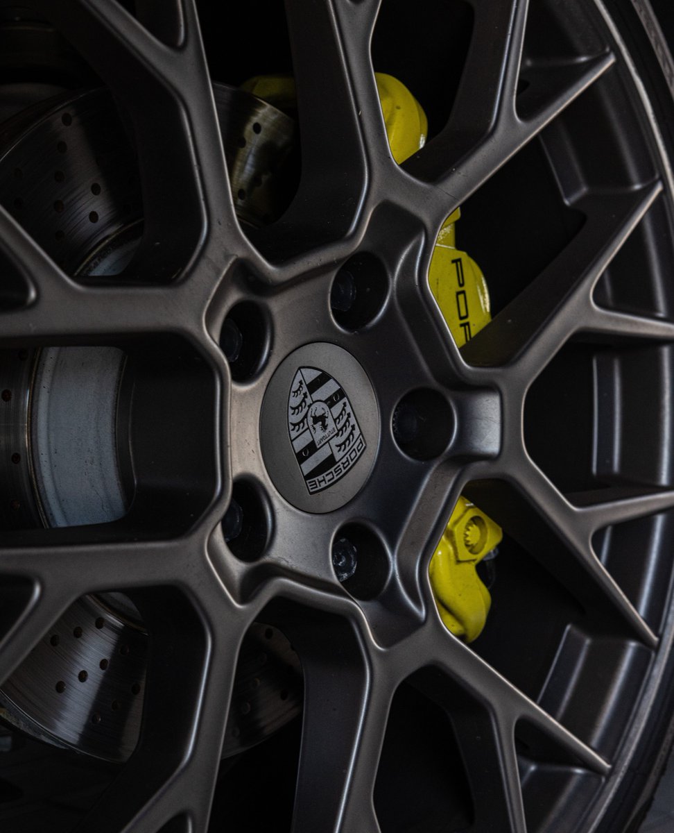 PorscheRiversid's tweet image. A true enthusiast’s ride. 🏁 This stunning 911 pulled up to Porsche Riverside for its service appointment—because precision performance deserves expert care. 💼🔧 ⁠
⁠
#PorscheRiverside #911Lifestyle #ServiceDriven #PorschePassion #PrecisionMatters