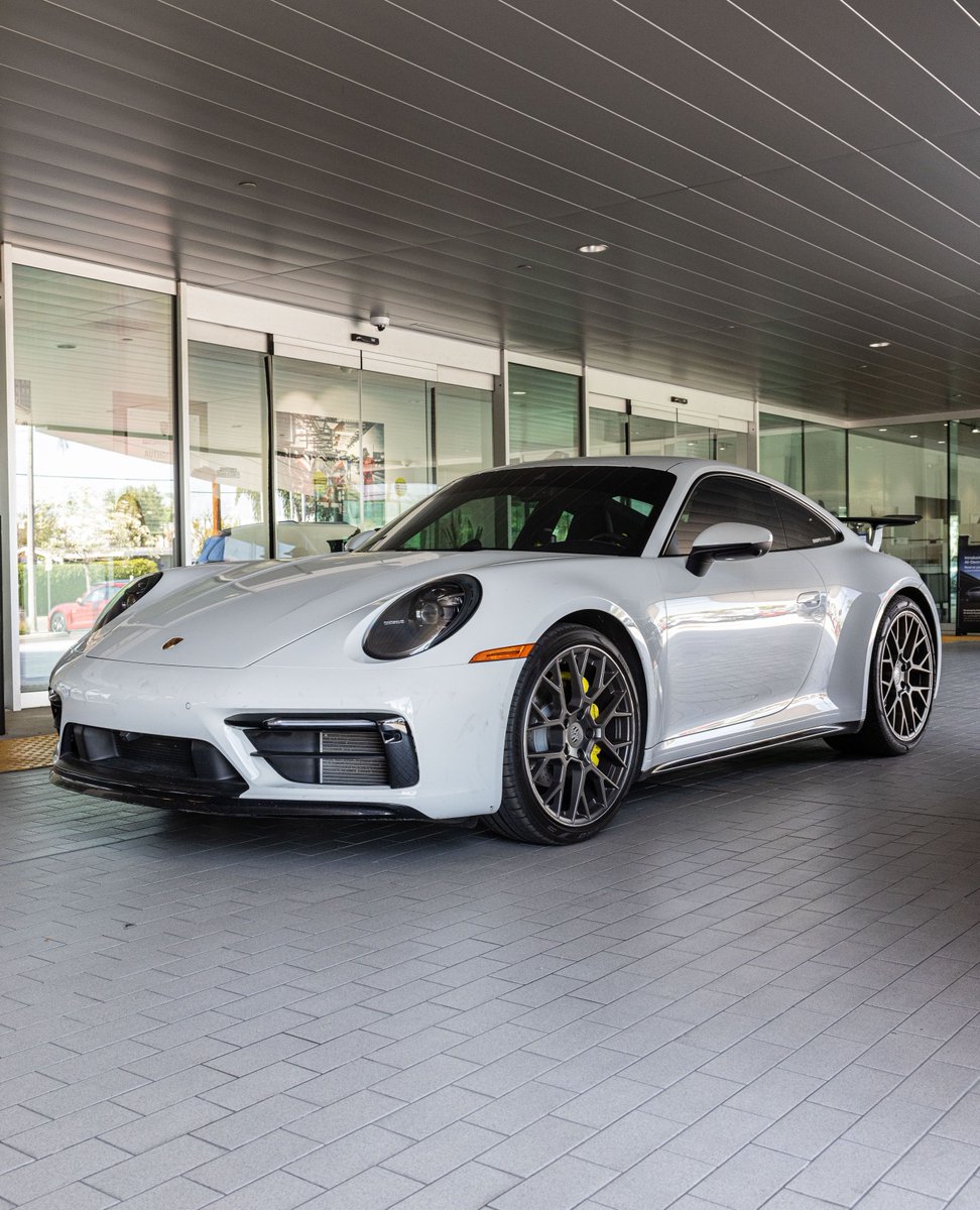 PorscheRiversid's tweet image. A true enthusiast’s ride. 🏁 This stunning 911 pulled up to Porsche Riverside for its service appointment—because precision performance deserves expert care. 💼🔧 ⁠
⁠
#PorscheRiverside #911Lifestyle #ServiceDriven #PorschePassion #PrecisionMatters