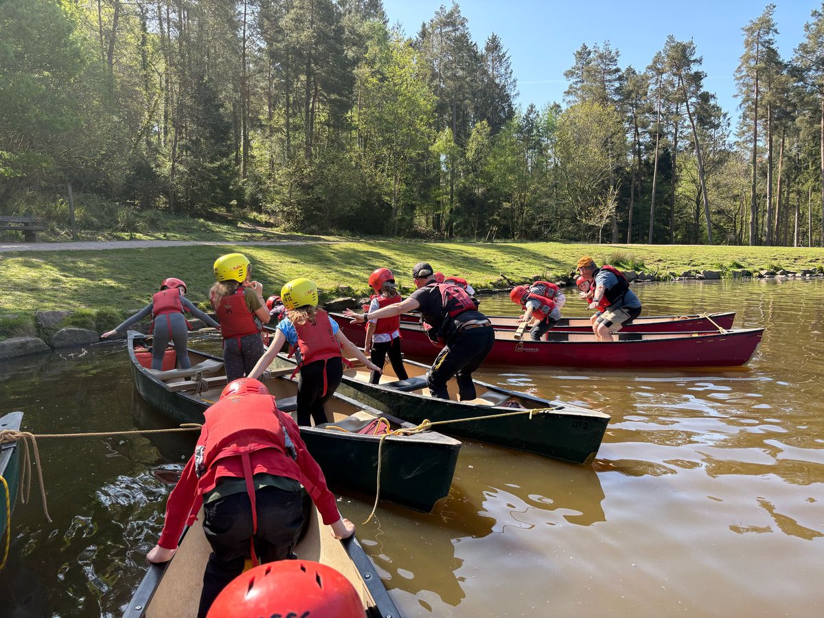 TheMeadowsPS's tweet photo. Y4 Deanfields 2025. A morning on the lake with the canoes before heading home today! https://t.co/DXx6D1S6Vg