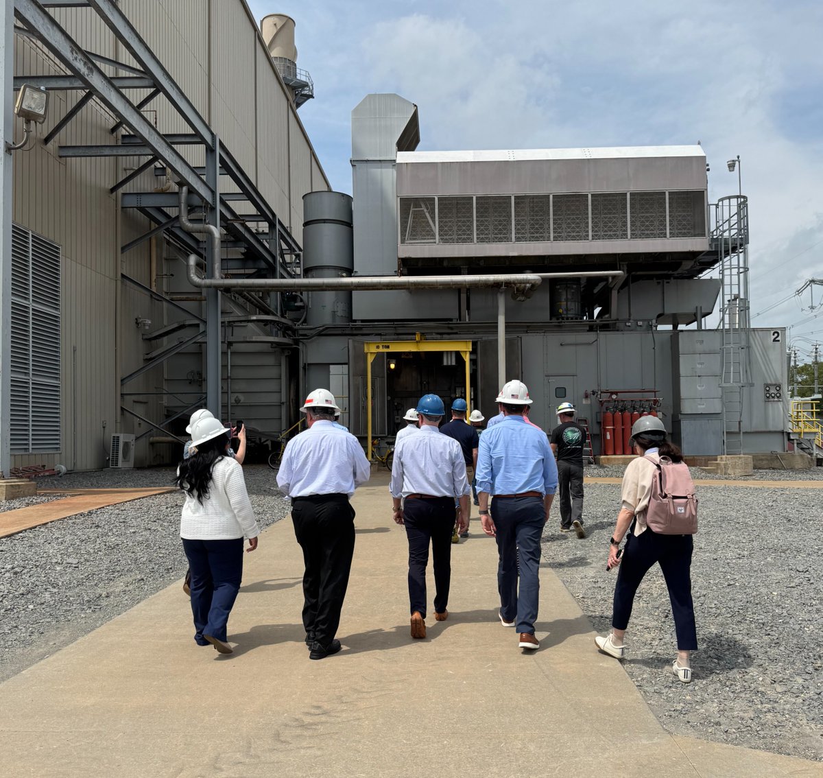 💡Powering the Future – One Tour at a Time

Energy communicators from Arkansas and across the country are attending the Energy Power Research Institute Communications conference in Little Rock!

On Tuesday, we hosted the group at our Harry L. Oswald Generating Station. #reliable