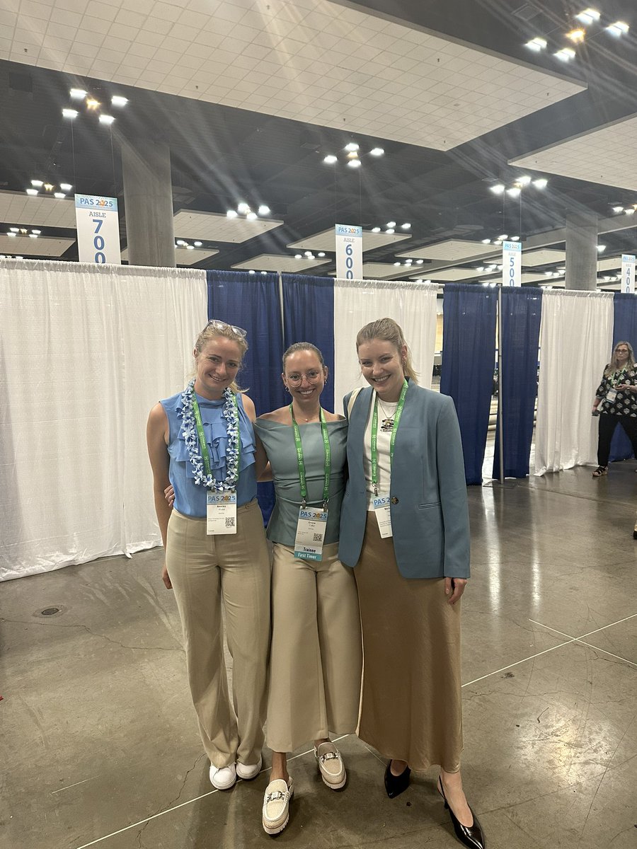 GraceFullerMed's tweet photo. Incredible opportunity to attend PAS 2025 in Honolulu! 🌺 Zoe did remarkably well presenting our research on opioid and sedative use in mechanically ventilated preterms. Way to command the stage! 🗣️👶🏽 #PAS2025 #ResearchGirls #Neonatology https://t.co/FenMPHIOxe