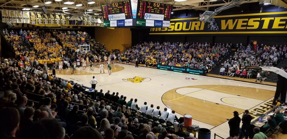 Small College Hoops tweet media