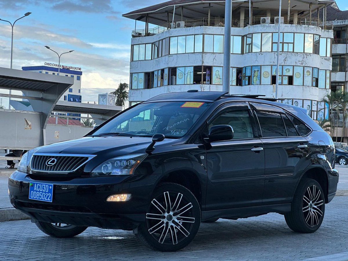 vaniamotors's tweet photo. Toyota Harrier Lexus
Year 2008
Engine 2.4cc
Km 56300
Dual Power seats
Steering control 
Wooden interior 
No dashboard cracks
Auction grade 4/B
Full options 
Duty paid
Un registered 
Price 42,000,000/= https://t.co/m5hoxnT3lV