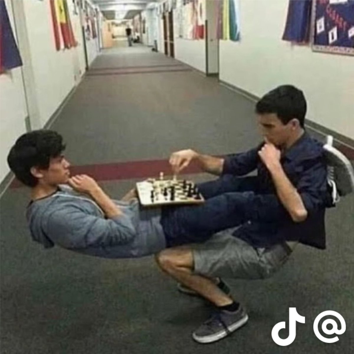 Leechy14732344's tweet photo. They are playing soccer guys ♟️⚽♟️
#kiis #kaisagi #カイ潔 https://t.co/IqD3Wv50Bh