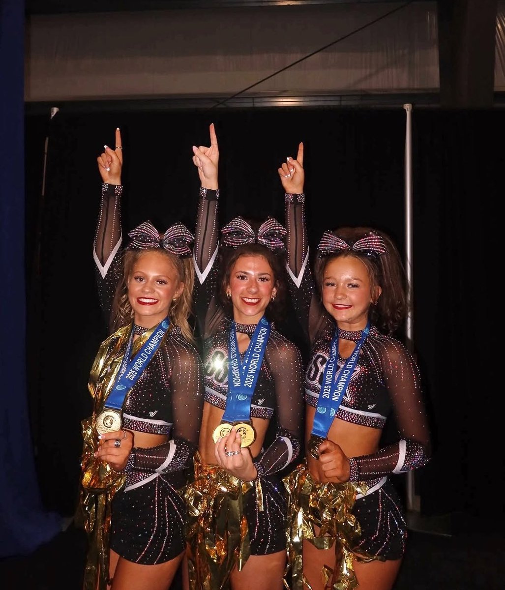 ceaobsessed's tweet photo. HAPPY WORLD CHAMP WEDNESDAY! 🥹💖🌎🏆 https://t.co/6uywyLcSxs