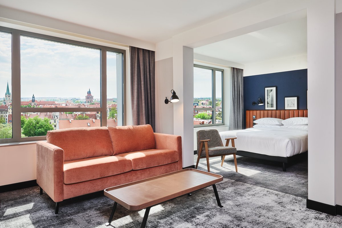 PHH_PL's tweet image. 📣 Nowe życie wrocławskiego Hotelu Wieniawa – Four Points by Sheraton Wrocław już otwarty!🏨

📌 To ważny krok dla Polskiego Holdingu Hotelowego. Cieszymy się, że możemy być częścią dynamicznie rozwijającego się Wrocławia. 🏙️
Więcej 👉 bit.ly/4jTlgUn
@fourpoints #hotel