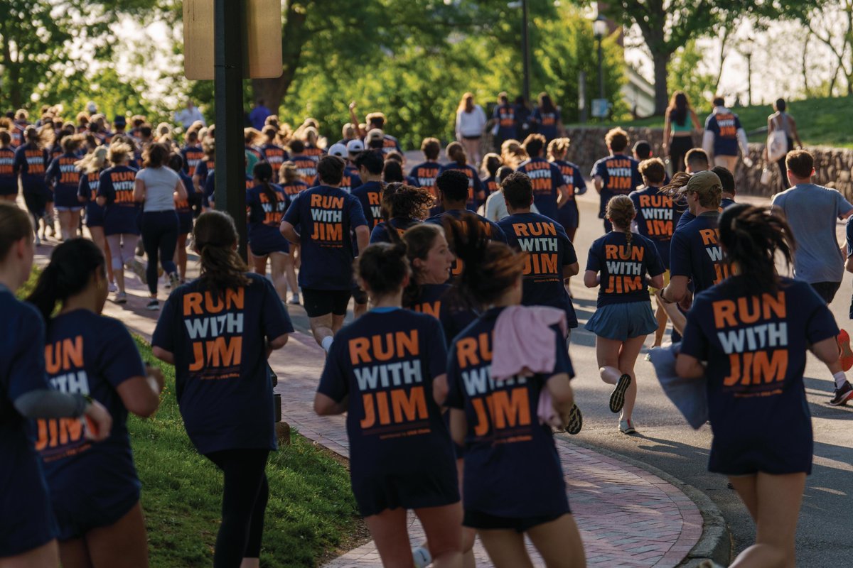 UVA's tweet photo. 4th Year #RunWithJim ✅
Next stop: #UVA25 Final Exercises 🎓 https://t.co/Wz3s1GSrpR
