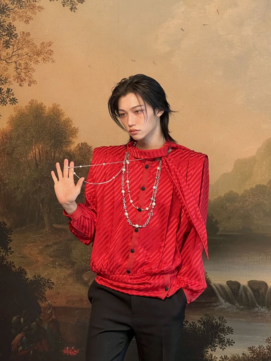 fuzzcat's tweet photo. 새로운 배경사진으로 완성된 네장 너무 좋은데 https://t.co/RyKpP192n2
