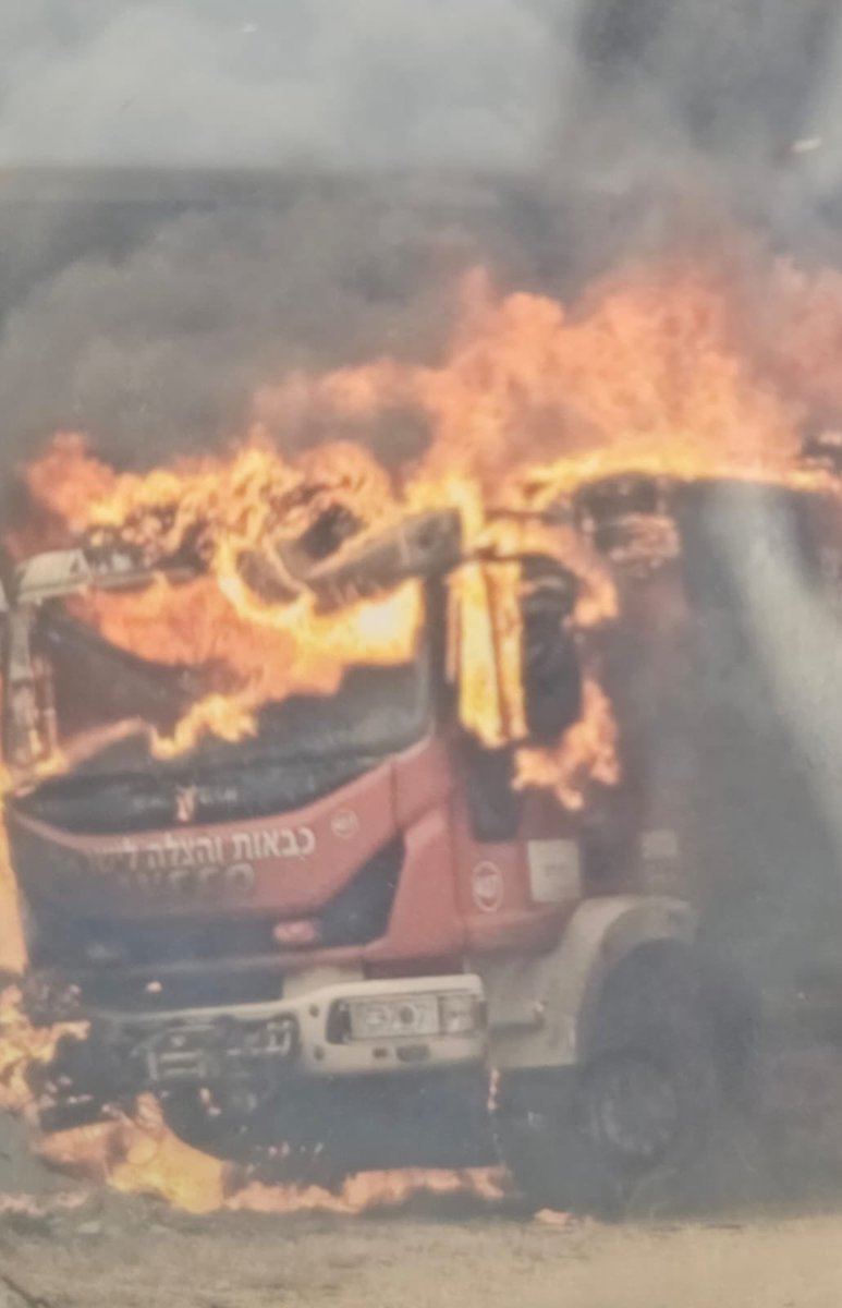 montanatucker's tweet image. A national state of emergency has been declared here in Israel due to the fires. Praying for everyone’s safety. 🙏🏻