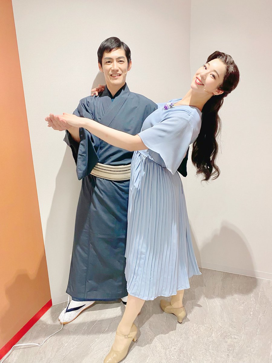 hiromasaito2's tweet image. #ミュージカル昭和元禄落語心中 
1幕ラストのナンバーでペアダンスをやらせていただいた澄風なぎさん✨
(@takusan_nagi )
七代目の奥様とみ役も本当に素敵でした✨
ペアダンスありがとうございました♪
大千穐楽の前日４月22日がお誕生日で
みんなでお祝い出来ました✨
おめでとうございました✨😆