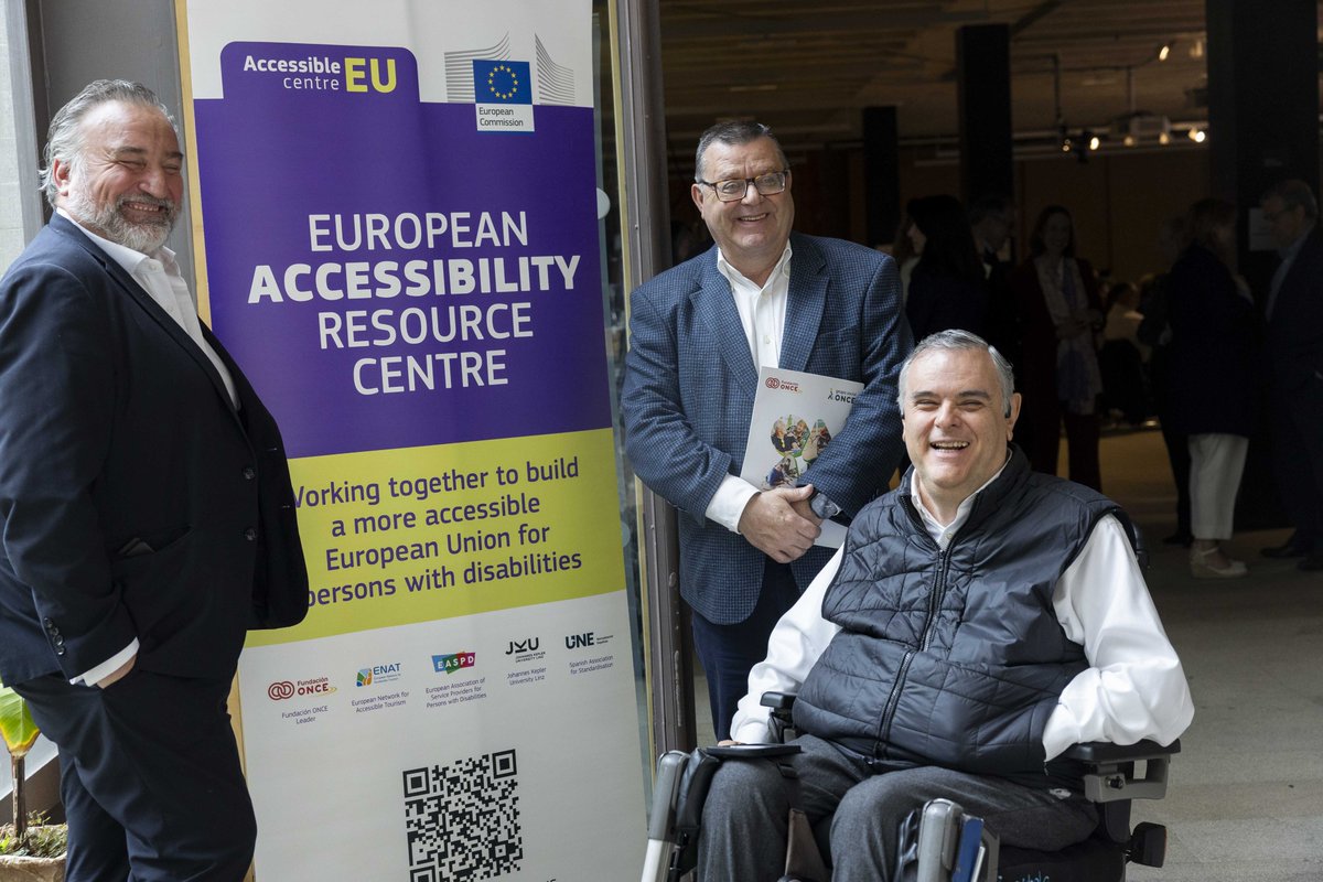 Arquitectos, urbanistas y diseñadores abogan por construir entornos cómodos y accesibles para todas las personas.

Encuentro organizado por #AccessibleEU para debatir sobre la integración de la accesibilidad en la edificación y el entorno urbano.

bit.ly/3YnjYcd