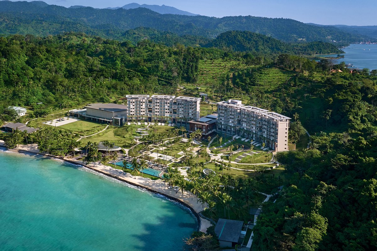 mediaindonesia's tweet photo. Lampung: Surga Tersembunyi di Ujung Selatan Sumatra.
Tempat di mana ketenangan berpadu dengan keindahan yang belum tersentuh.
Temukan pengalaman menginap tak terlupakan di Lampung Marriott Resort & Spa.
#ExploreLampung #MIA25 https://t.co/ezofDCk9uD