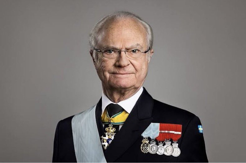 🇸🇪👑 Oggi porgiamo i nostri più sentiti auguri di buon compleanno a Sua Maestà il Re Carlo Gustavo XVI di Svezia. Nato nel 1946 e regnante dal 1973, il nostro Re rimane un simbolo di unità e tradizione.
#kungahuset