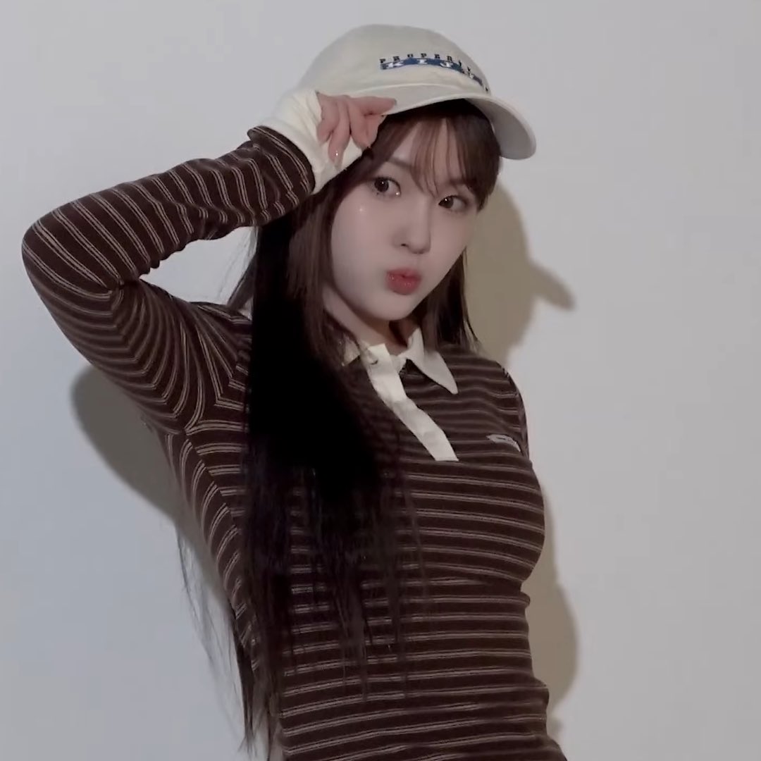 chaehyun_bby's tweet photo. n cuteness overload https://t.co/Nt2VOavLLf