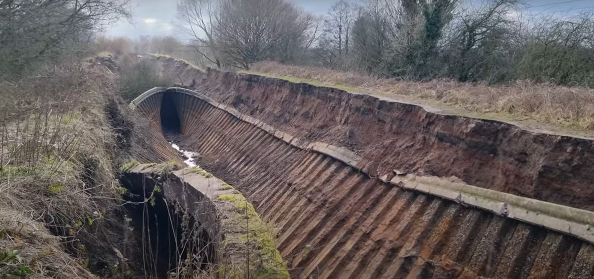 As the Government finalises its #SpendingReview let’s make one more push to show we want to #FundBritainsWaterways and protect our canals and rivers.
Sign the petition and write to your MP 
change.org/p/fundbritains…
Extreme weather costs money
(photo Taylors Aboard)