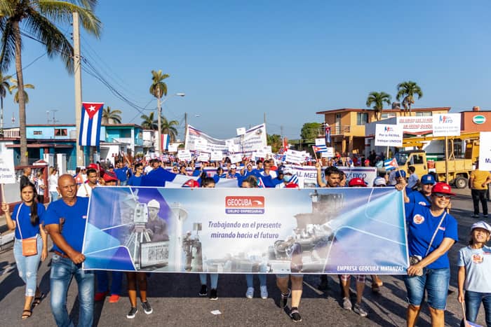 La patria se ama desde el hacer, desde el aporte personal para verla prosperar. 
#PorCubaJuntosCreamos