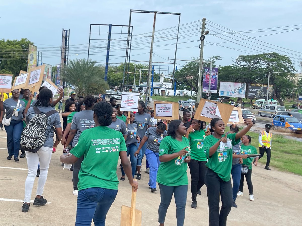 WHOGhana's tweet photo. To mark #AfricaVaccinationWeek and #ChildHealthPromotionWeek, we joined @_GHSofficial and partners in a march through the streets of Accra to raise awareness that⬇️
✅ Vaccines save lives
✅ Every child deserves protection
✅ Services are FREE at health facilities https://t.co/ajk7Jpu45y