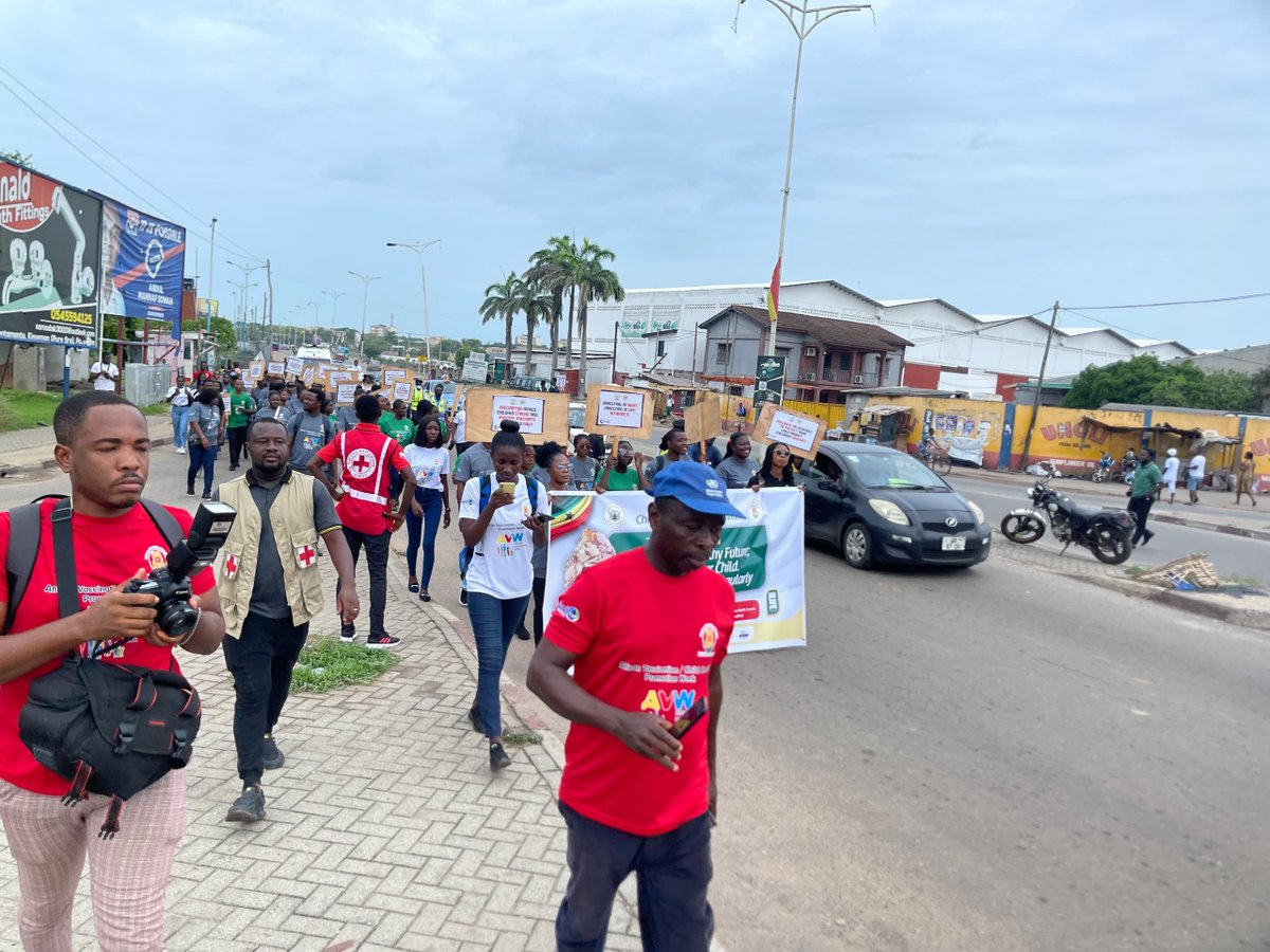 WHOGhana's tweet photo. To mark #AfricaVaccinationWeek and #ChildHealthPromotionWeek, we joined @_GHSofficial and partners in a march through the streets of Accra to raise awareness that⬇️
✅ Vaccines save lives
✅ Every child deserves protection
✅ Services are FREE at health facilities https://t.co/ajk7Jpu45y