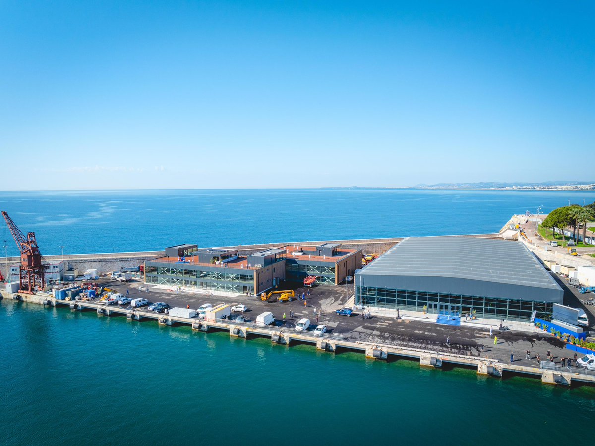 Métropole Nice Côte d'Azur (@metropolenca) on Twitter photo 🌊 La <a href="/VilledeNice/">Ville de Nice</a> se dote d’un centre des congrès face à la Méditerranée !
Le Pavillon de la Mer est livré 🥳
10 000m² d’équipement modulable au cœur du Port de #Nice06 ⚓️
Un nouveau cap pour la vie événementielle niçoise 🤩
#NiceCotedAzur #UNOC3 🌊 La <a href="/VilledeNice/">Ville de Nice</a> se dote d’un centre des congrès face à la Méditerranée !
Le Pavillon de la Mer est livré 🥳
10 000m² d’équipement modulable au cœur du Port de #Nice06 ⚓️
Un nouveau cap pour la vie événementielle niçoise 🤩
#NiceCotedAzur #UNOC3