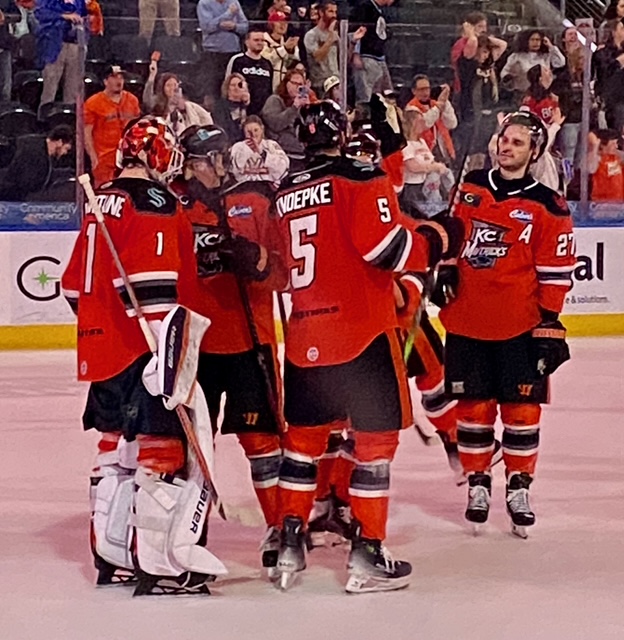 Mavericks road to ECHL Mountain Division Semifinal series victory

grainvalleynews.com/news/mavericks…

Story and photos by <a href="/AlthausEJC/">Bill Althaus</a>
