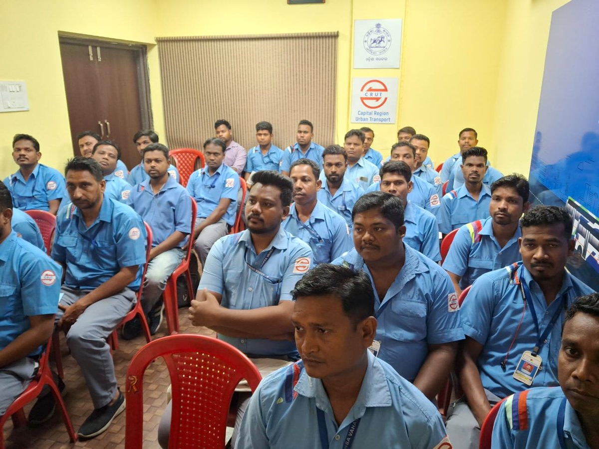 CRUT_BBSR's tweet photo. Glimpses from Day 2 of the training on safe and efficient driving practices for #AmaBus captains from Rourkela & Sambalpur.
The program covered key driving techniques aimed at improving road safety & operational efficiency.
#CapacityBuilding
#SafeDrivingPractices
#TheWayWeMove https://t.co/TfVW0e273b