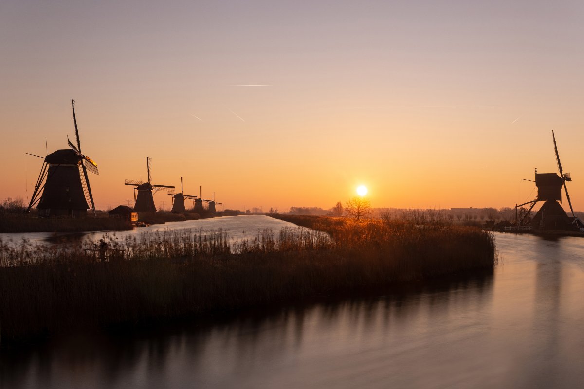 Aanstaande zaterdag is het internationale Dag van de Zon! 

Op 3 mei staan we stil bij het belang van zonne-energie en hoe je er effectief gebruik van kan maken. Ook als er het een en ander in de regels veranderd. Wil je meer weten? Ga naar duurzaambouwloket.nl/nieuws/interna…

#DagvandeZon
