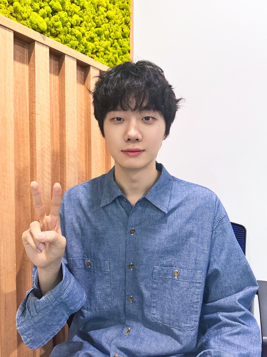 hahyunsang_twt's tweet photo. 2025.04.30 SBS 파워FM 박소현의 러브게임

#하현상 #Hahyunsang
#고양이 #Cat https://t.co/kHtEZhXr0Z