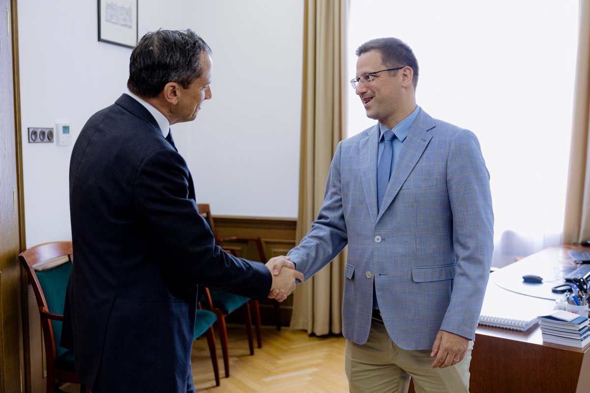 Enjoyed a thoughtful conversation with Minister Gergely Gulyás about strengthening U.S.-Hungary ties. I also appreciated hearing how he approaches his role as spokesperson and gets ready for questions from the press – always good to compare notes!