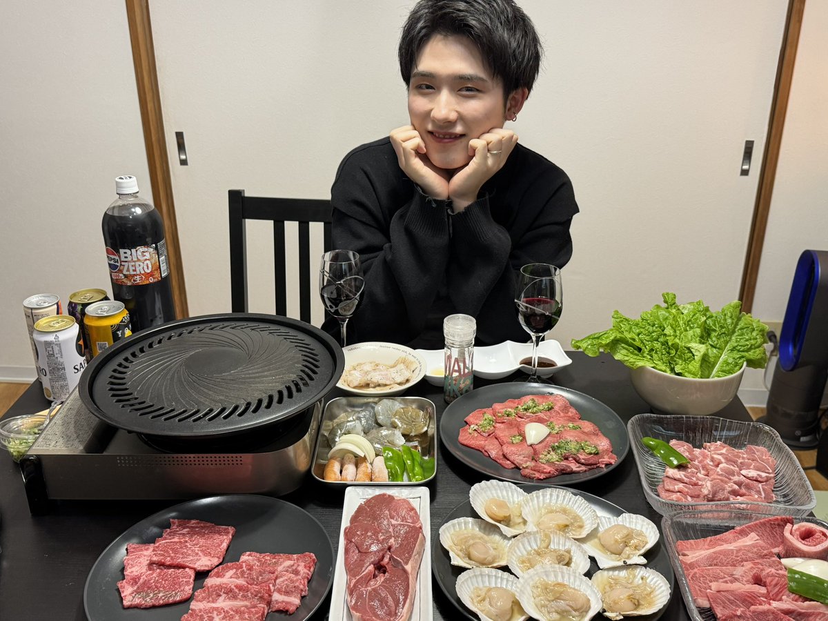 夫婦になってから初めての誕生日🎂

朝からロピアでたんまりお肉買って
イマーシブフォートいって
ペアルームでアロママッサージうけて

締めは家で焼肉豪遊パーティです👊