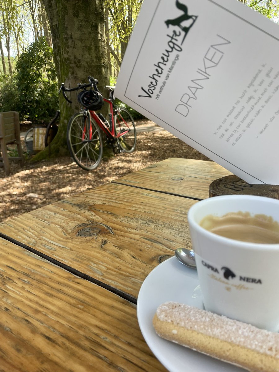 johan05024017's tweet photo. Vandaag ff dapper gedaan…!! 🚴♂️💪
De Drentse berg beklommen….⛰️
Heerlijk weertje om eens gek te doen..☀️
#ColduVAM #specialized #Drenthe #65km #GoedSmeren #zonnebrand #VoorkomHuidkanker https://t.co/jk7mdD3HCP
