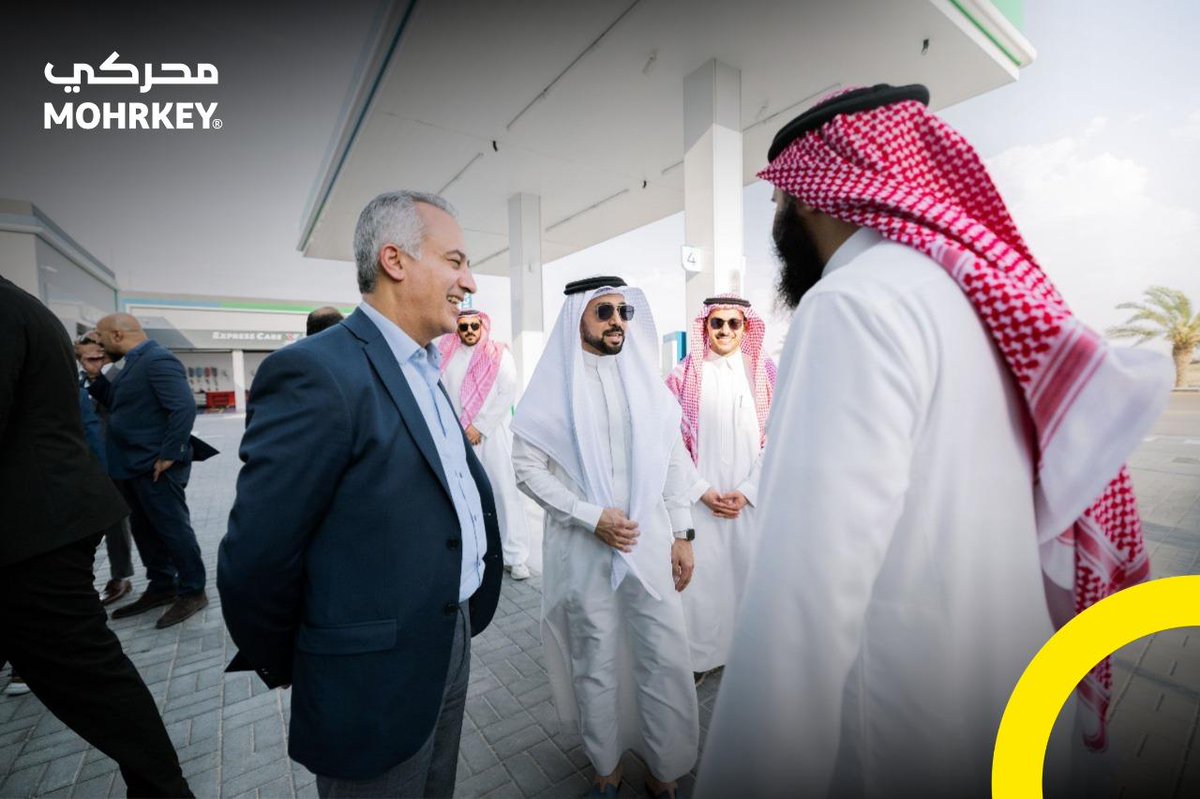 THEWOLFOFTASI's tweet photo. 🔴⛽ محركي تفتتح في بريدة أول محطة "امتياز" تحمل علامة أرامكو التجارية على مستوى المملكة 🇸🇦

توفر المحطة عدة خدمات وهي:

- وقود مركبات ⛽
-  سوبرماركت "فيّ"🛒
- خدمات صيانة السيارات الخفيفة 🧑‍🔧
- مغسلة سيارات متخصصة 🚘

يأتي هذا الافتتاح ضمن خطط التوسع الاستراتيجي الهادف إلى بناء شبكة متطورة وتعزيز تجربة العملاء في قطاع التجزئة للوقود.